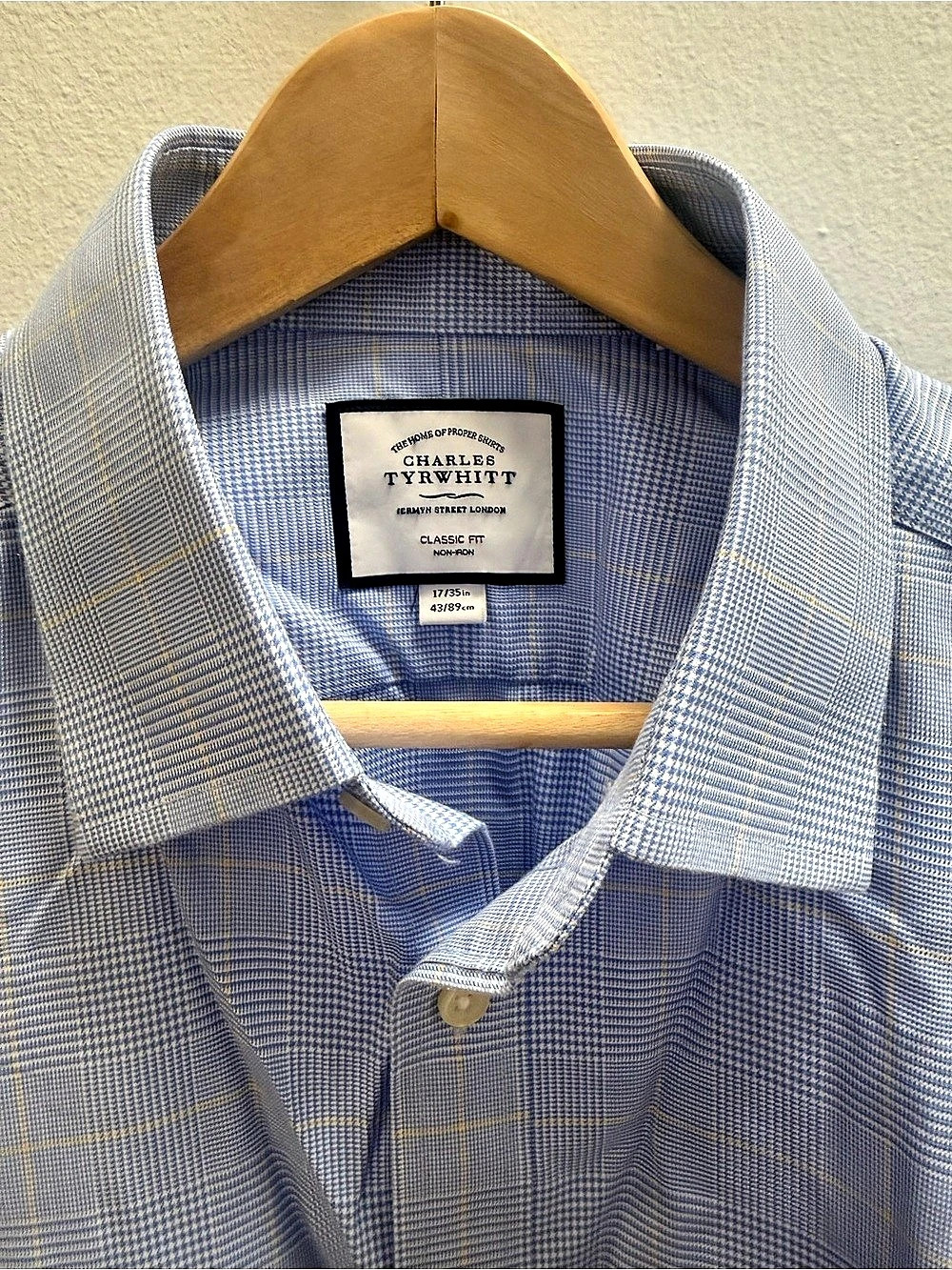 Charles Tyrwhitt Classic fit Dress Shirt in Blue with Faint Yellow Stripe